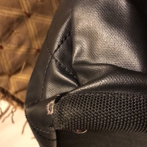 Chanel tote bag in black. - Picture 11 of 14